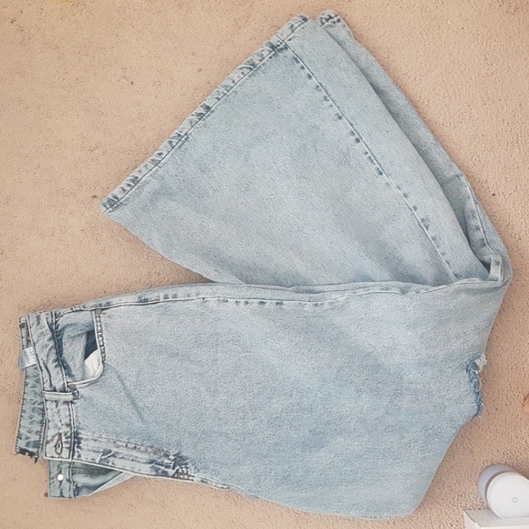 Vintage Wash Extreme Wide Leg Jeans - Picture 2 of 4